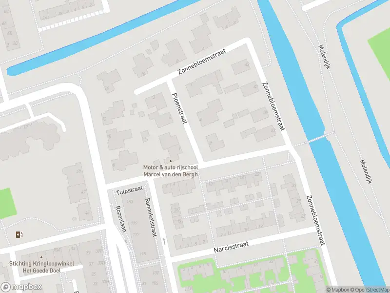 Ambulance met grote spoed naar de Pioenstraat in Spijkenisse