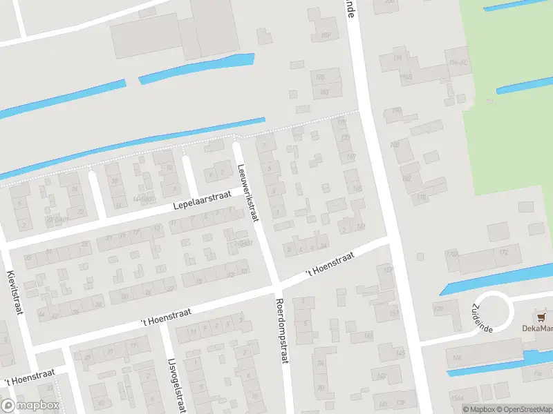 Ambulance met grote spoed naar de Leeuwerikstraat in Westzaan