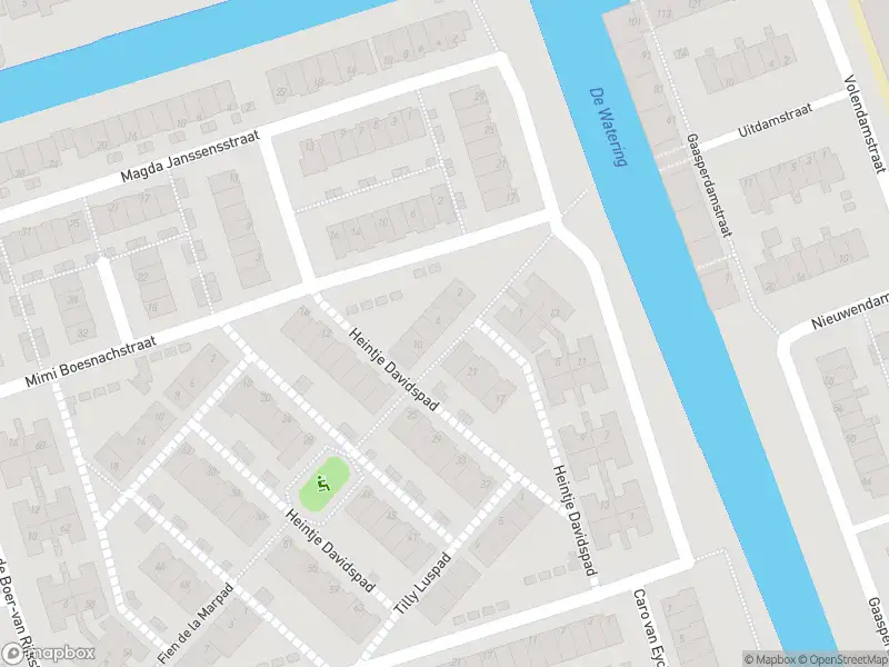 Ambulance met gepaste spoed naar de Elsbroekplantsoen in Zaandam