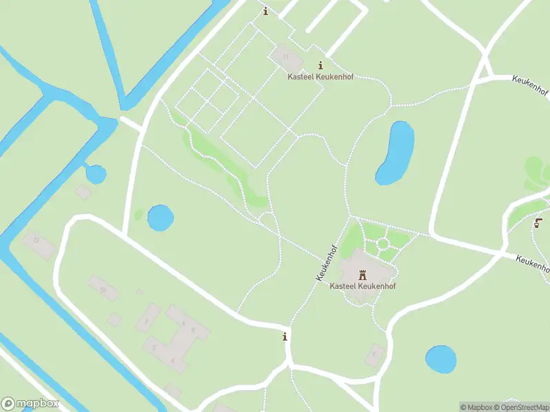Ambulance met grote spoed naar de Keukenhof in Lisse