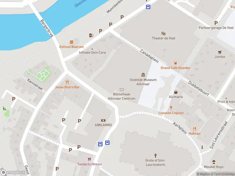Ambulance met gepaste spoed naar de Gasthuisstraat in Alkmaar