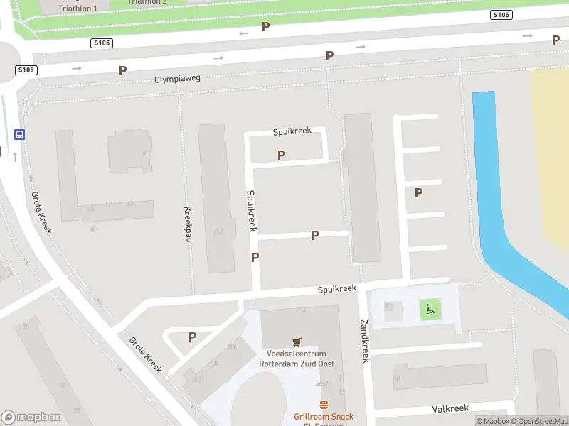 Ambulance met grote spoed naar de Spuikreek in Rotterdam