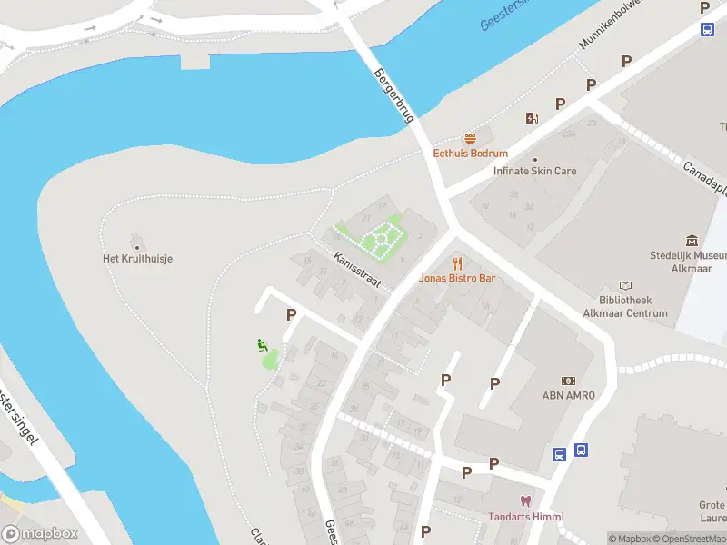 Ambulance met gepaste spoed naar de Kanisstraat in Alkmaar