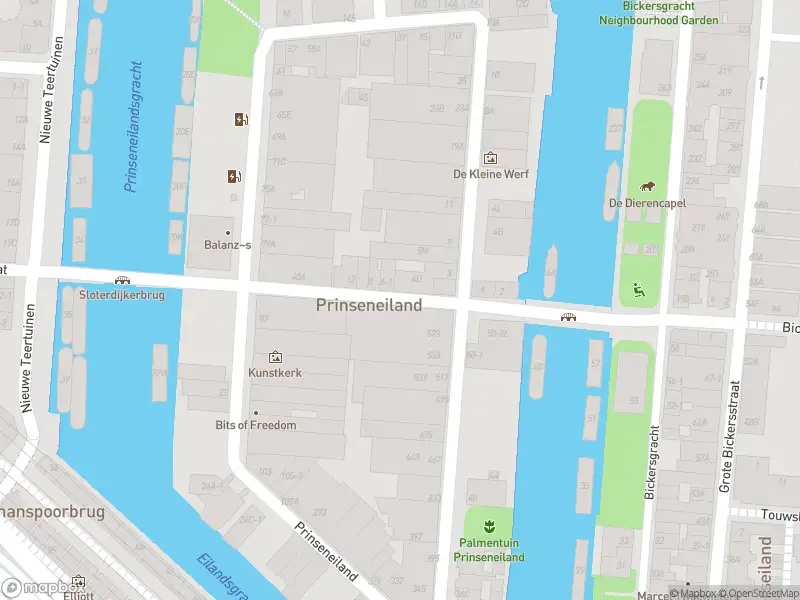 Ambulance met grote spoed naar de Bickersgracht in Amsterdam