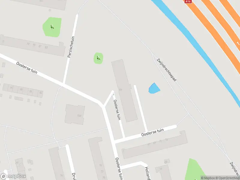 Ambulance met grote spoed naar de Oosterse tuin in Rotterdam