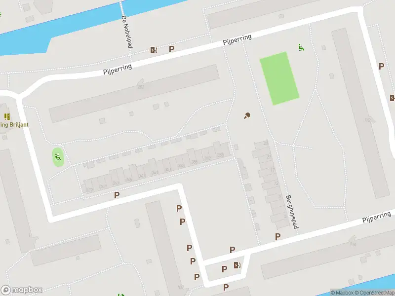 Ambulance met grote spoed naar de Pijperring in Delft