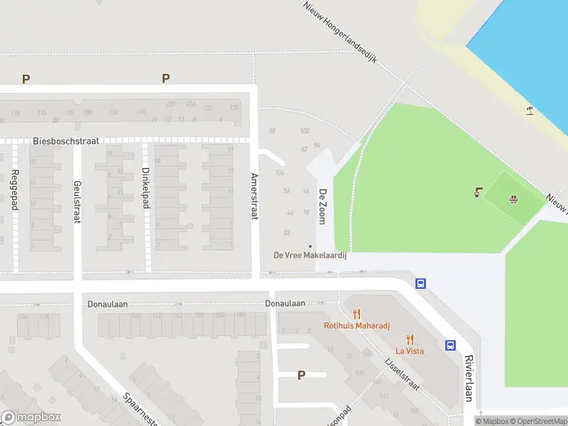 Ambulance met grote spoed naar de Amerstraat in Spijkenisse