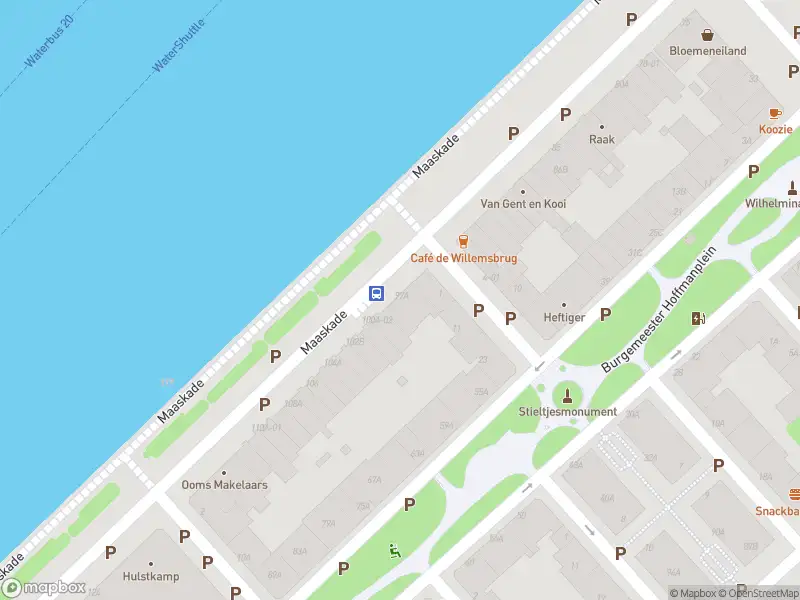 Ambulance met grote spoed naar de Maaskade in Rotterdam