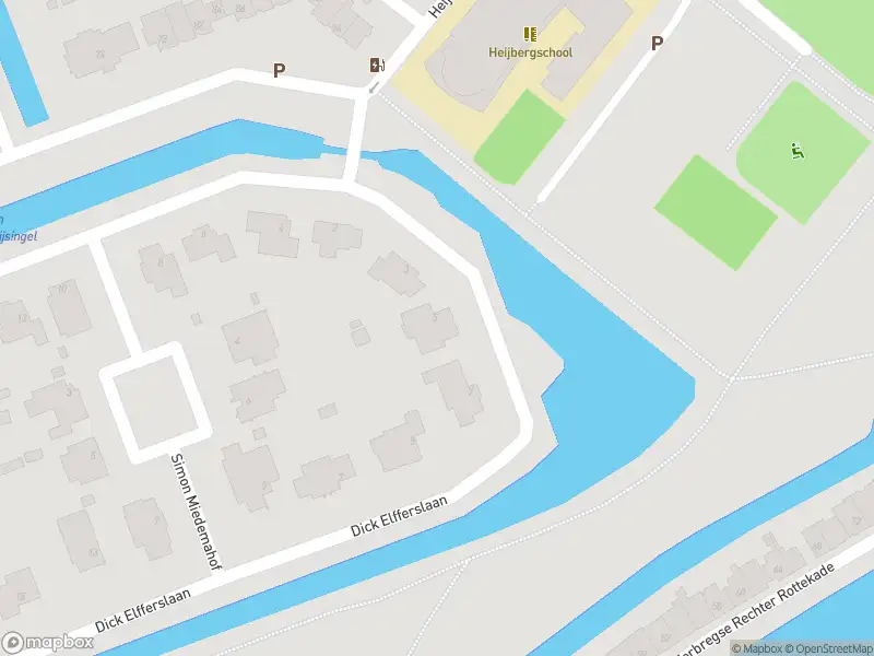 Brandweer met gepaste spoed naar de Louis van Roodelaan in Rotterdam vanwege een buitenbrand