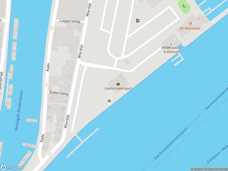 Ambulance met grote spoed naar de Compagnieshaven in Enkhuizen