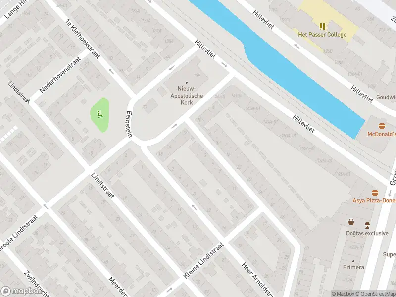 Ambulance met gepaste spoed naar de 2e Kiefhoekstraat in Rotterdam