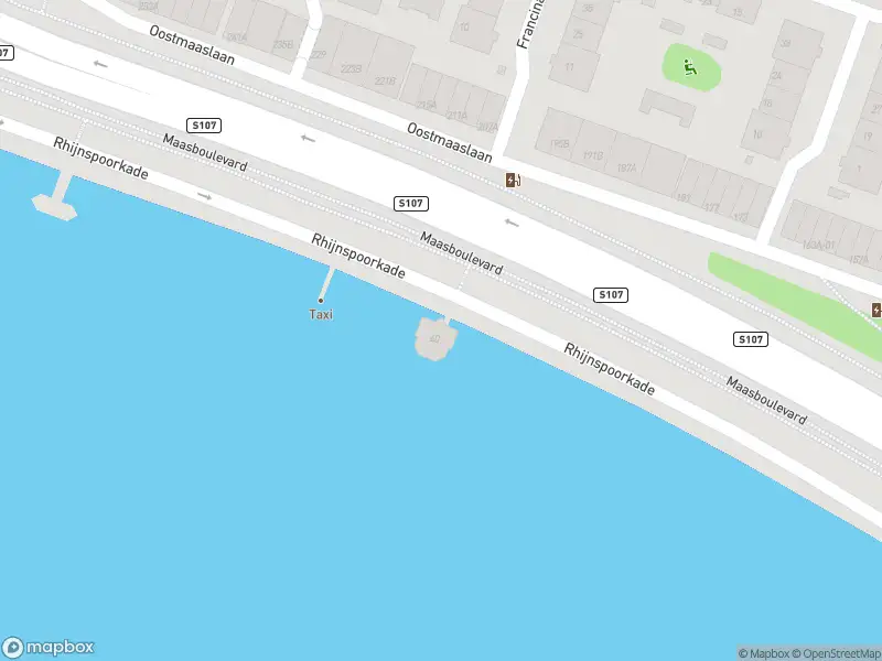 Politie naar de Rhijnspoorkade in Rotterdam