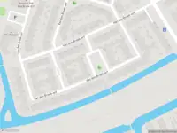 Ambulance met grote spoed naar de Van den Broek-erf in Dordrecht