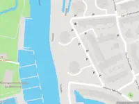 Ambulance met gepaste spoed naar de Joke Smitkade in Vlaardingen