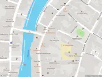 Ambulance met gepaste spoed naar de Voorstraat in Dordrecht