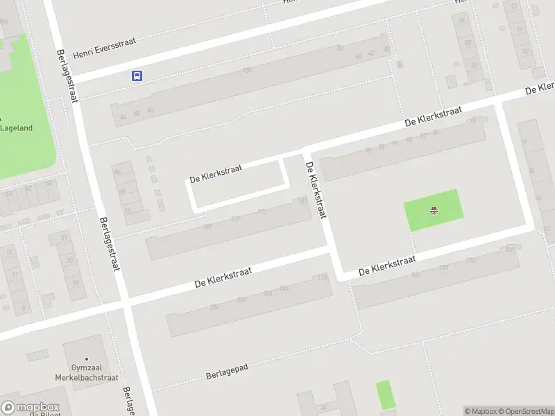 Ambulance met gepaste spoed naar de De Klerkstraat in Rotterdam