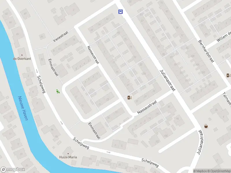 Ambulance met grote spoed naar de Nassaustraat in Strijen