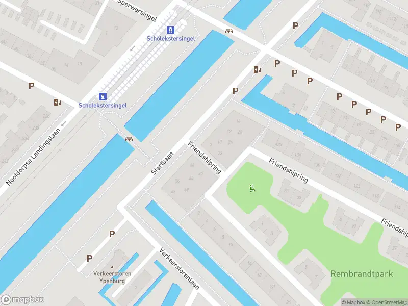 Politie met grote spoed naar de Startbaan in Nootdorp vanwege personen te water