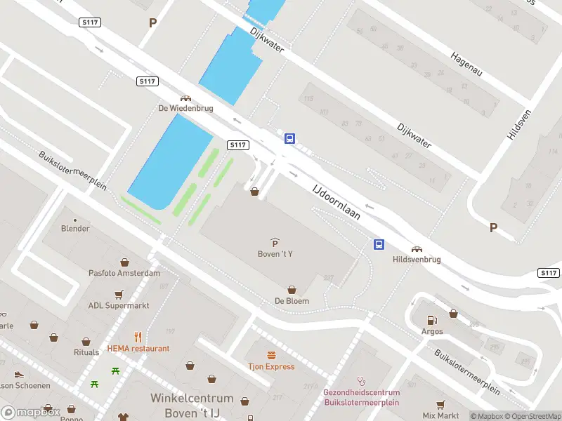 Ambulance met gepaste spoed naar de H. Cleyndertweg in Amsterdam