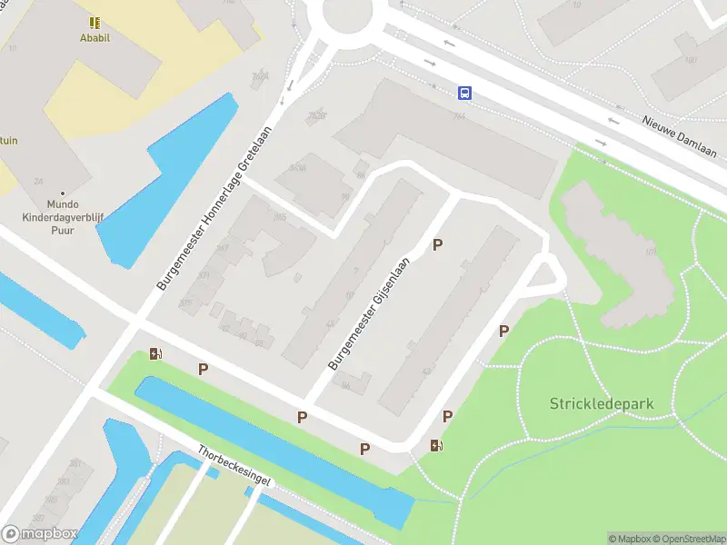 Ambulance met grote spoed naar de Burgemeester Gijsenlaan in Schiedam