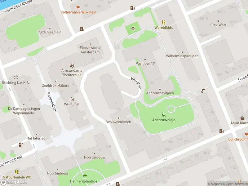 Ambulance met grote spoed naar de Tweede Helmersstraat in Amsterdam