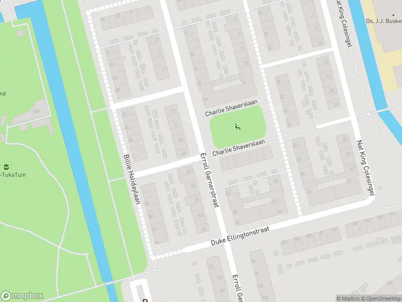Ambulance met grote spoed naar de Erroll Garnerstraat in Rotterdam