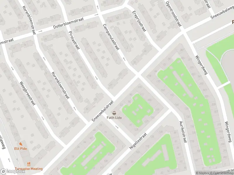 Ambulance met gepaste spoed naar de Korenbloemstraat in Amsterdam