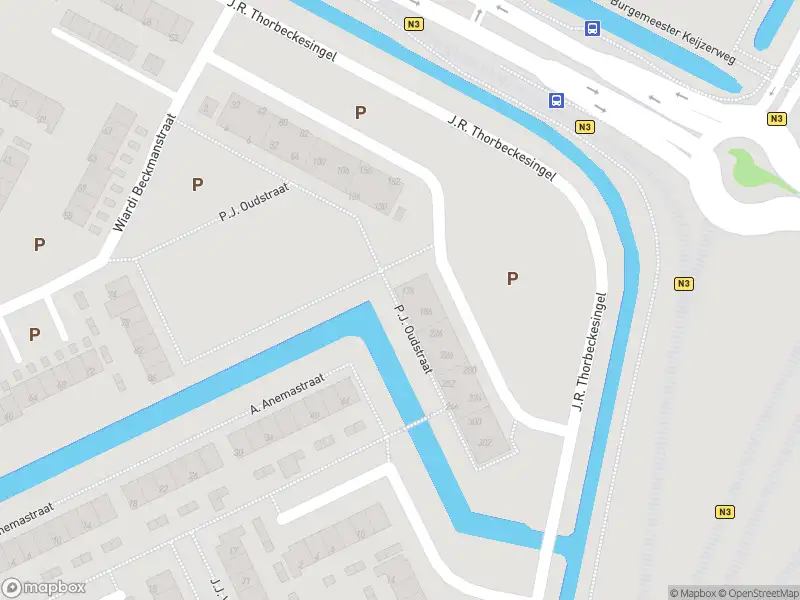 Ambulance met gepaste spoed naar de P.J. Oudstraat in Papendrecht
