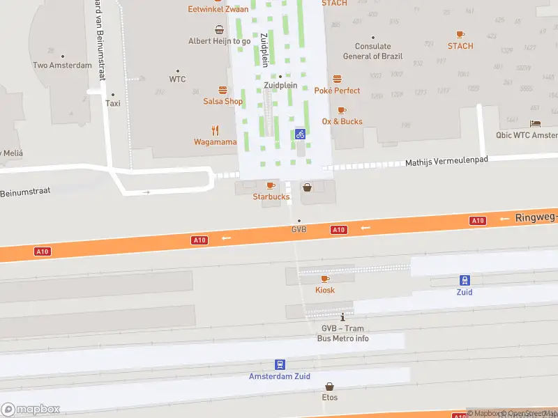 Ambulance met grote spoed naar de Zuidplein in Amsterdam