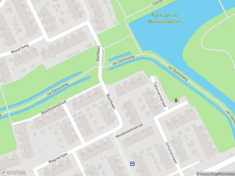 Ambulance met grote spoed naar de Bachbaan in Spijkenisse