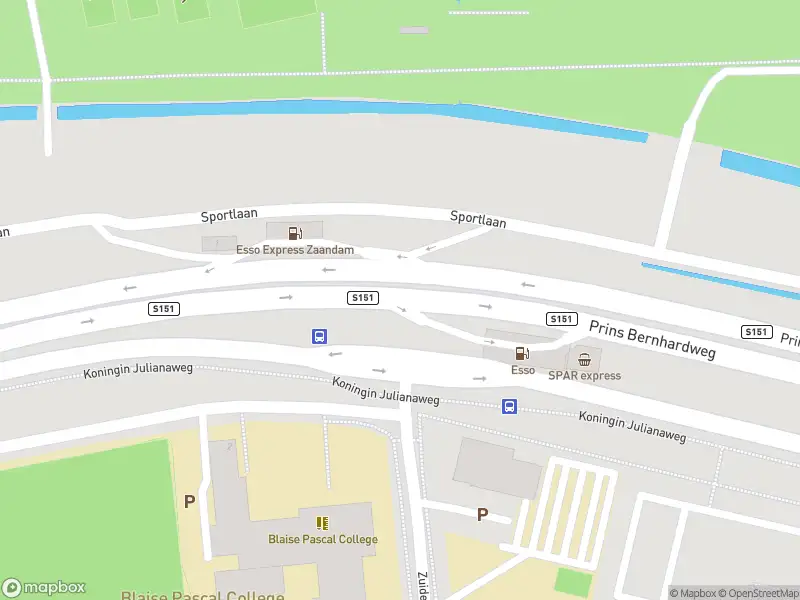 Ambulance met gepaste spoed naar de Prins Bernhardweg in Zaandam