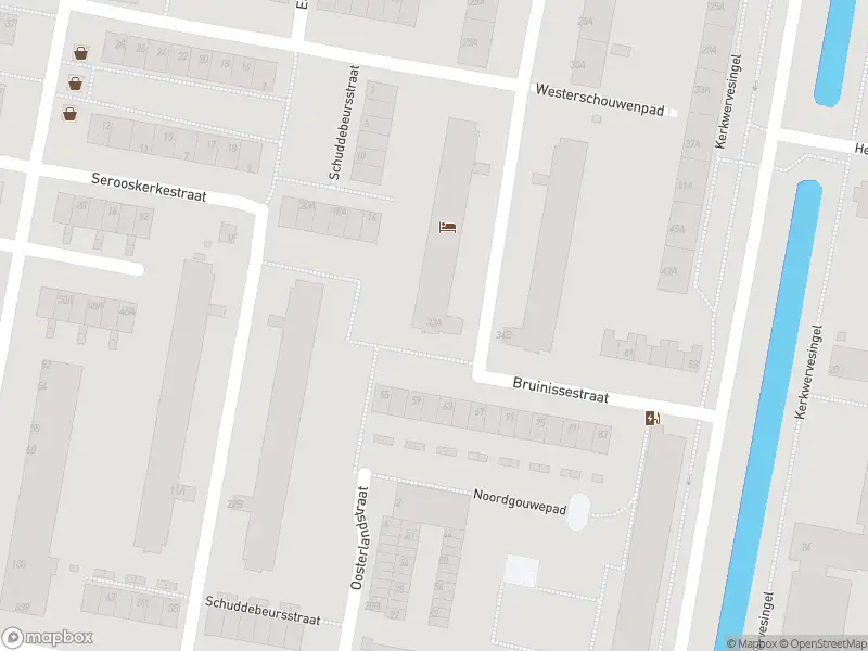 Ambulance met gepaste spoed naar de Bruinissestraat in Rotterdam