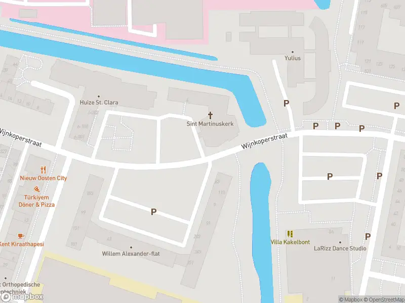 Ambulance met grote spoed naar de Wijnkoperstraat in Gorinchem
