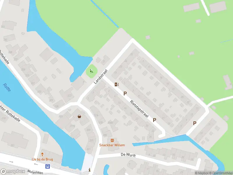 Ambulance met gepaste spoed naar de Rietstapstraat in Rotterdam