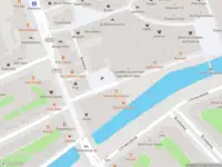 Ambulance met gepaste spoed naar de Oranje-Vrijstaatkade in Amsterdam