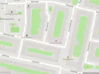 Ambulance met grote spoed naar de Makassarstraat in Amsterdam