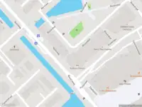 Ambulance met grote spoed naar de Buizerdhof in Capelle aan den IJssel