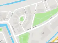 Ambulance met grote spoed naar de Onacklaan in Capelle aan den IJssel