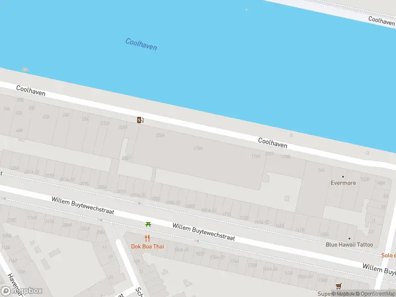 Ambulance met grote spoed naar de Coolhaven in Rotterdam