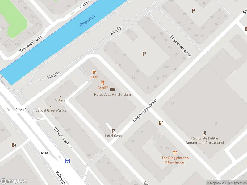 Ambulance met grote spoed naar de Eerste Ringdijkstraat in Amsterdam
