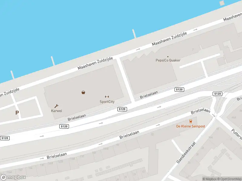 Ambulance met grote spoed naar de Brielselaan in Rotterdam