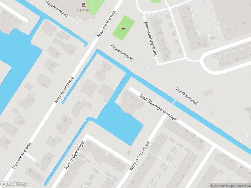 Ambulance met gepaste spoed naar de Rudi Bloemgartensingel in Amsterdam