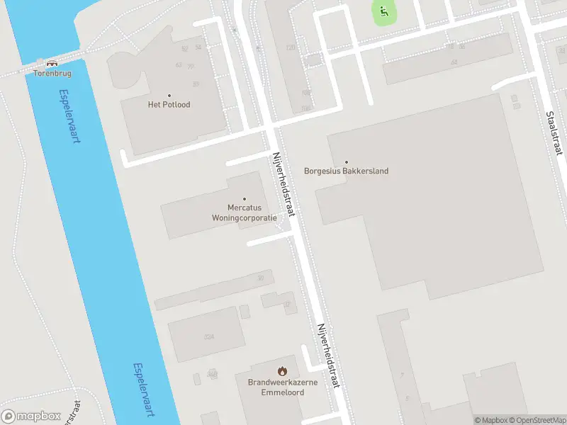 Brandweer met gepaste spoed naar de Nijverheidstraat in Emmeloord