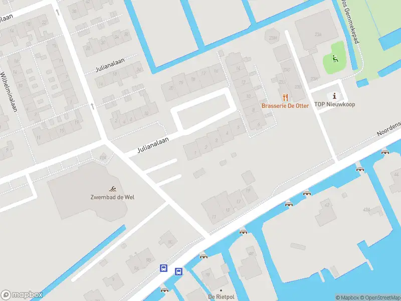 Ambulance met gepaste spoed naar de Clausplein in Nieuwkoop