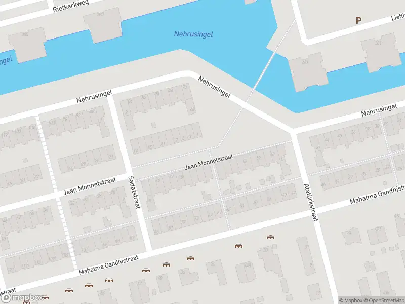 Ambulance met grote spoed naar de Jean Monnetstraat in Rotterdam