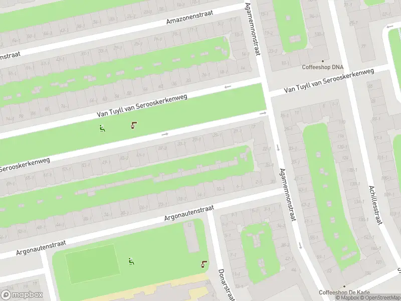 Ambulance met grote spoed naar de Van Tuyll van Serooskerkenweg in Amsterdam