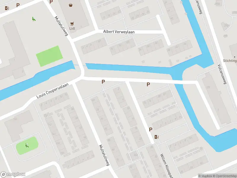 Ambulance met grote spoed naar de Willem Kloospad in Delft