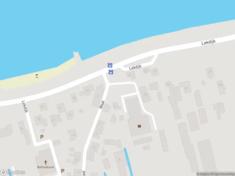 Brandweer met grote spoed naar de Lekdijk in Waal vanwege voertuigen te water