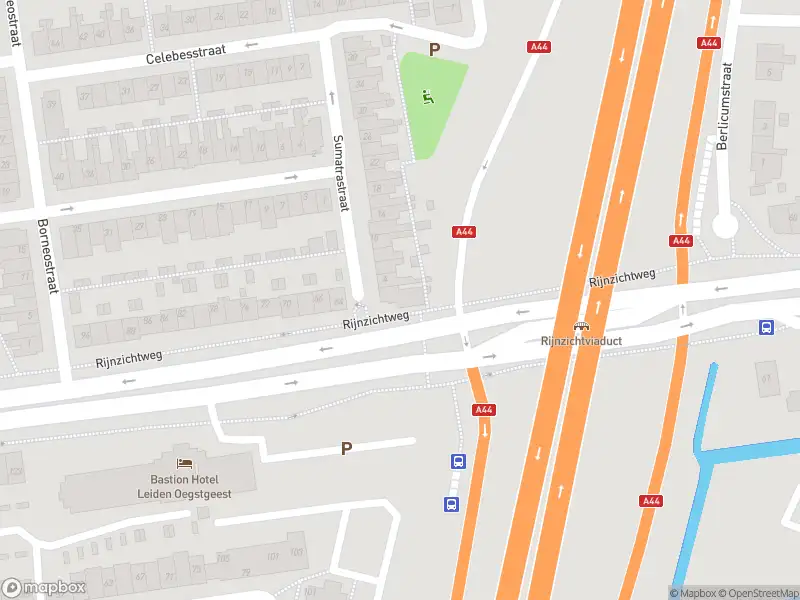 Ambulance met grote spoed naar de Sumatrastraat in Oegstgeest