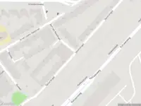 Ambulance met grote spoed naar de Aert van Nesstraat in Vlaardingen